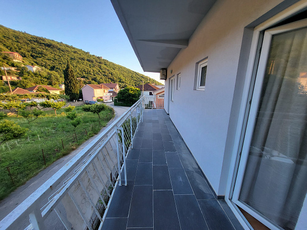 House with 10 apartments in Herceg Novi, Zelenika